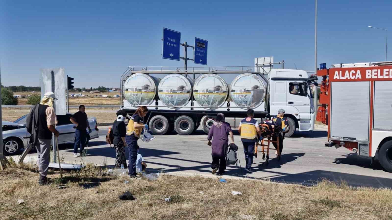 Çorum’da iki otomobil çarpıştı: 5 yaralı