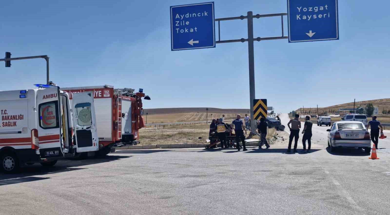 Çorum’da iki otomobil çarpıştı: 5 yaralı