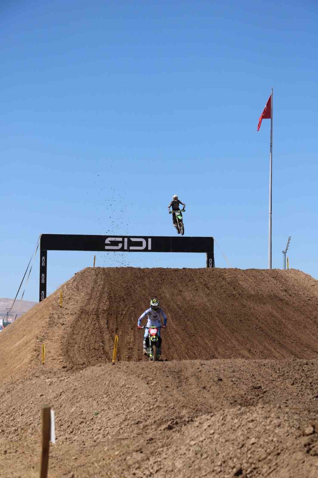MXGP dünya şampiyonu belli oldu