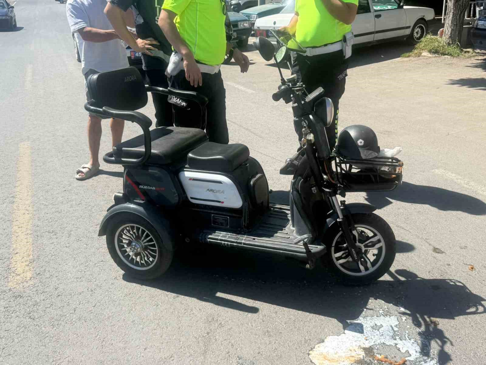 Kula’da elektrikli bisiklet kazası: 58 yaşındaki sürücü yaralandı