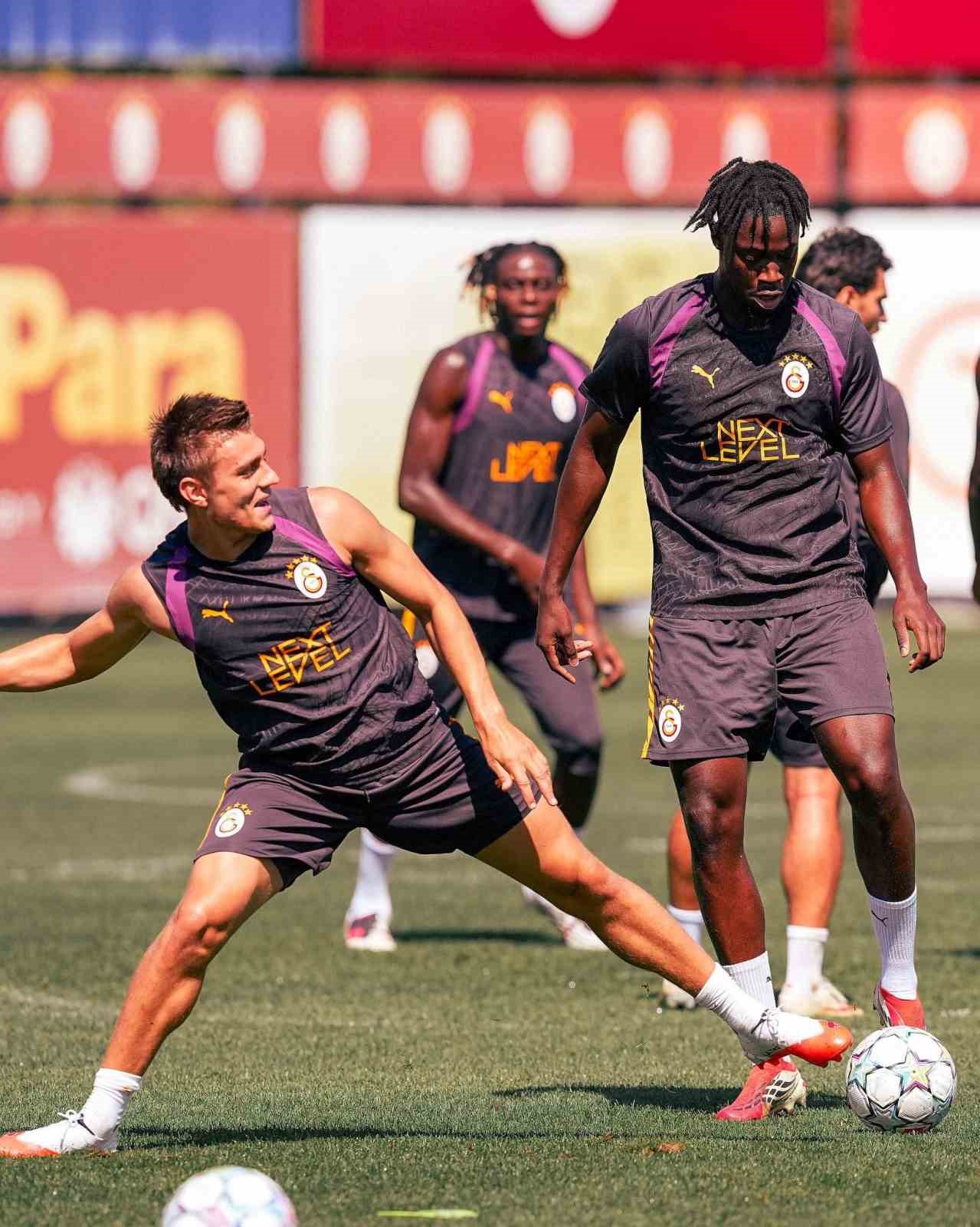 Galatasaray, Sporting maçı hazırlıklarını sürdürdü