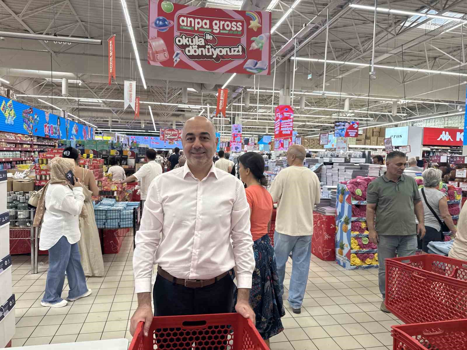 Okulların açılmasına kısa süre kala velilerin kırtasiye telaşı başladı