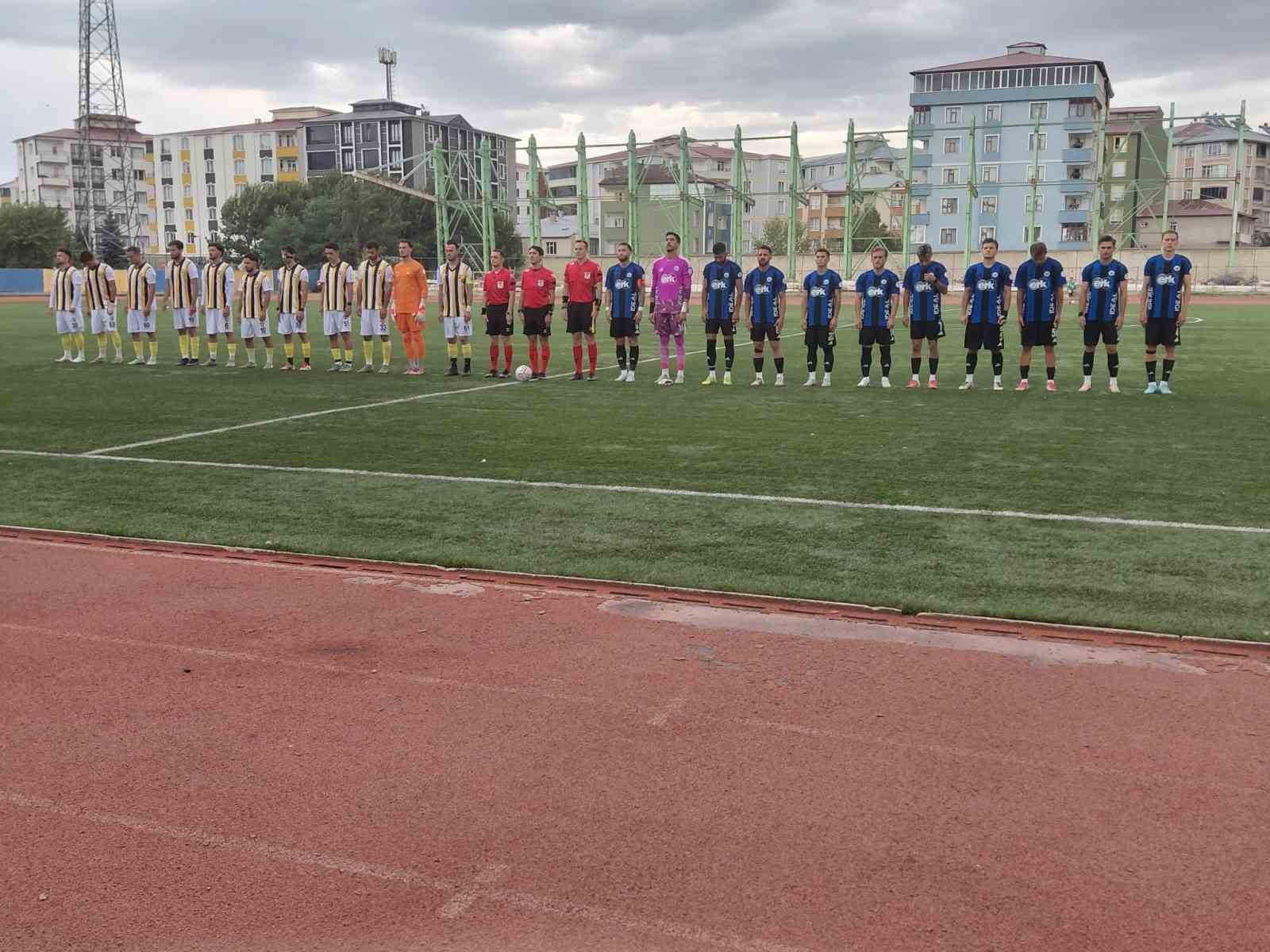 Erciyes 38 FSK galibiyetle başladı