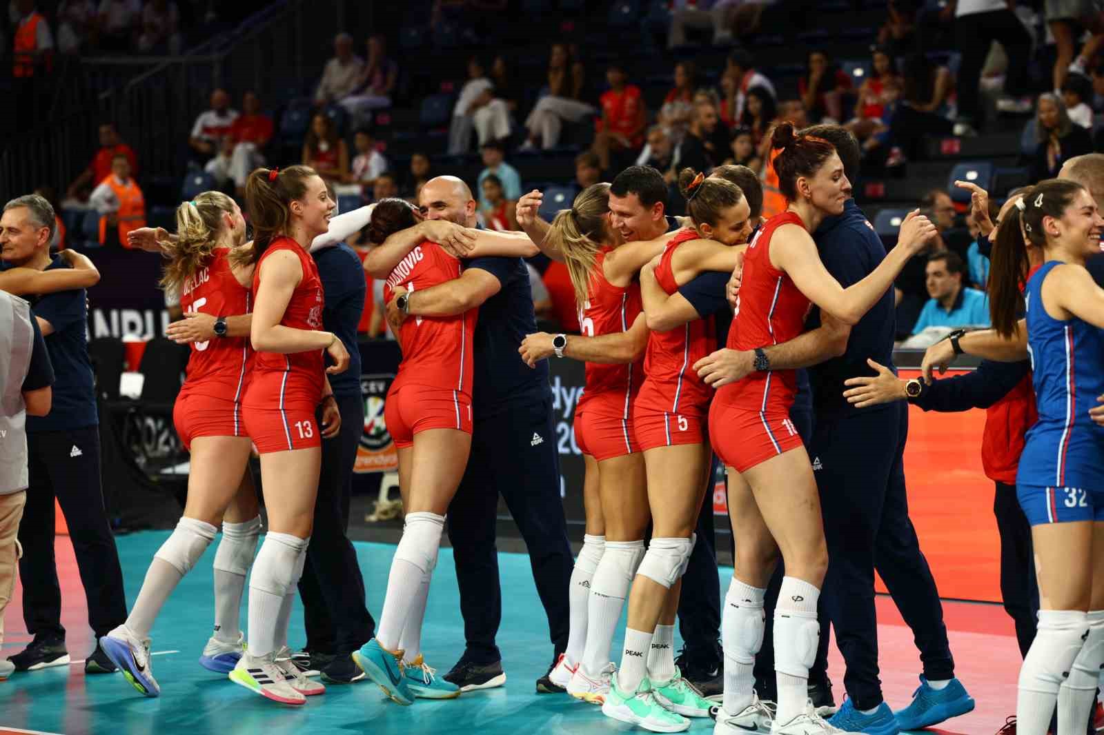 CEV Avrupa Şampiyonası’nda bronz madalya Sırbistan’ın oldu