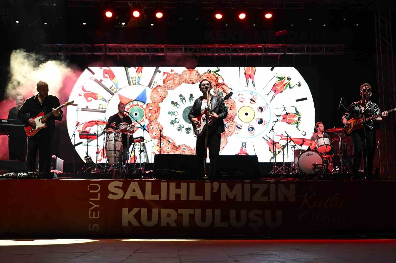 Salihli, Alaşehir ve Gördes’te kurtuluş şenlikleri