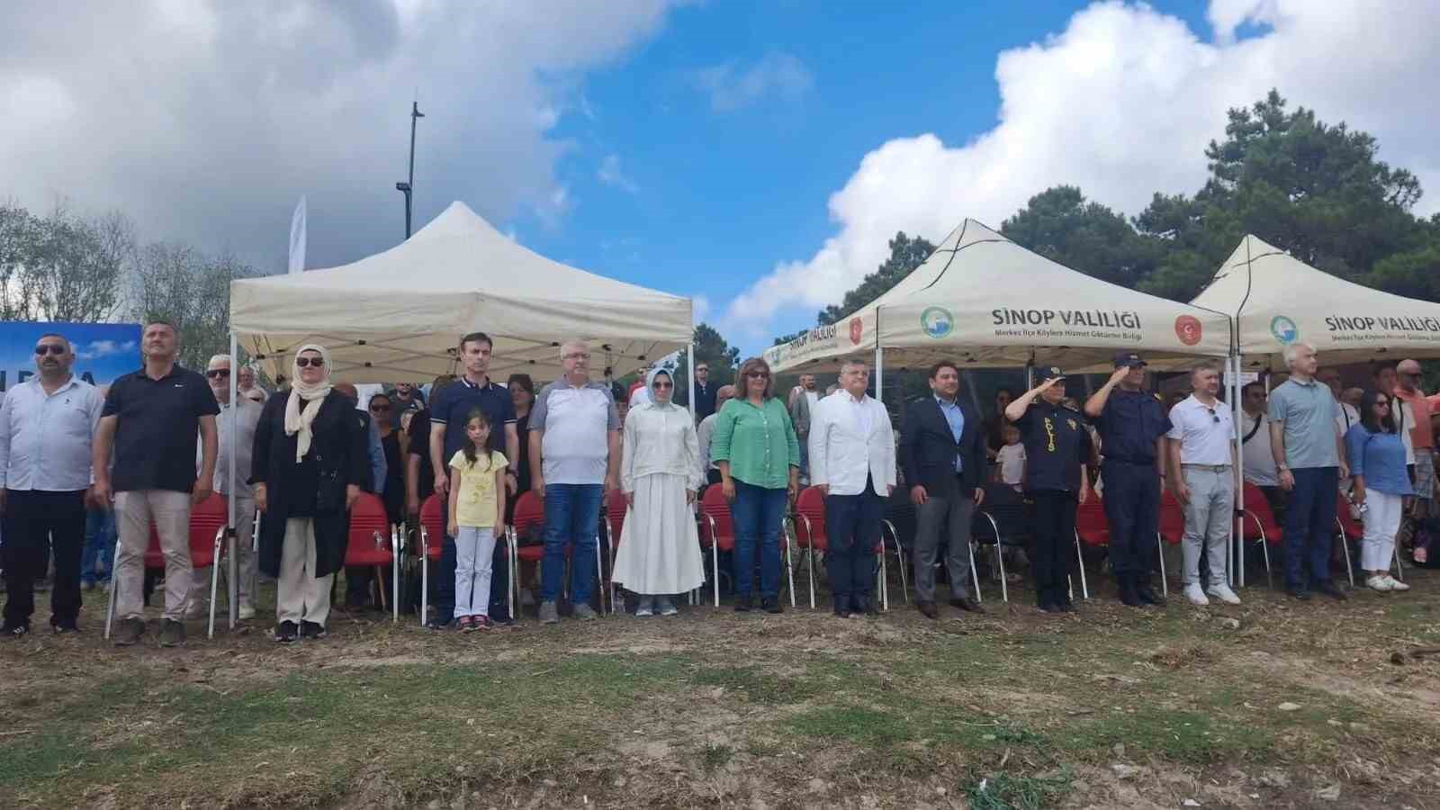 Sinop’ta Riyale Hüseyin Paşa anısına kulaç attılar