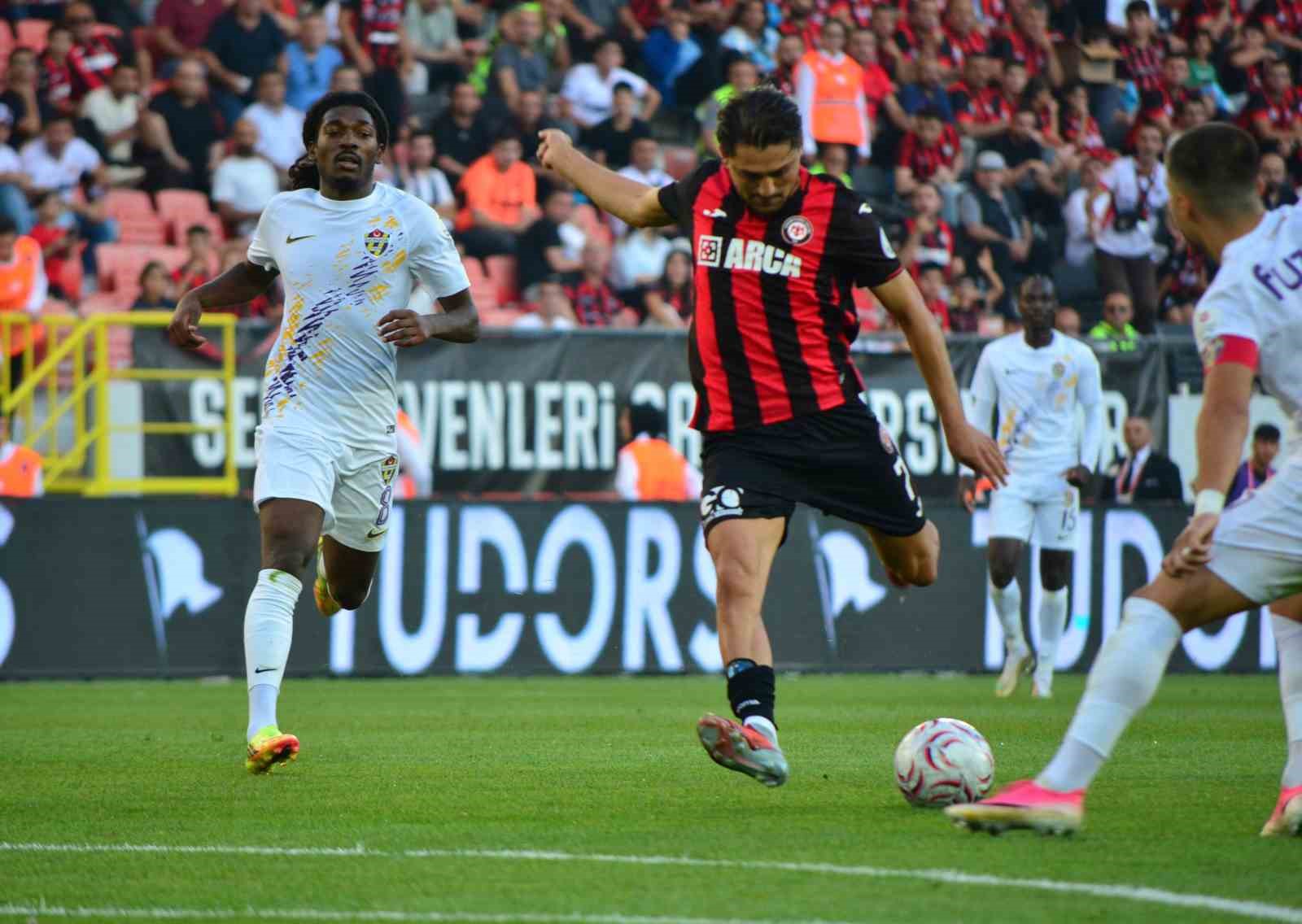 Trendyol Süper Lig: Çorum FK: 3 - Eyüpspor: 0 (Maç sonucu)