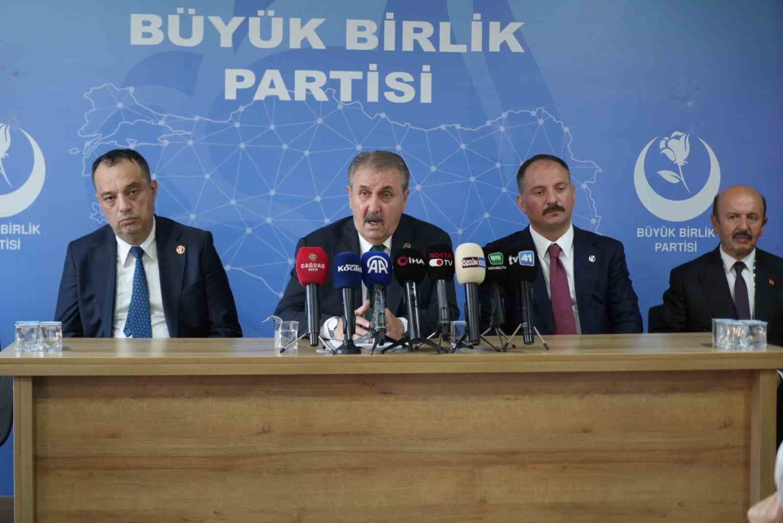 BBP Genel Başkanı Destici: "Dışarıdan içeriden bizim kardeşliğimizi de birliğimizi de bozamayacaklar"