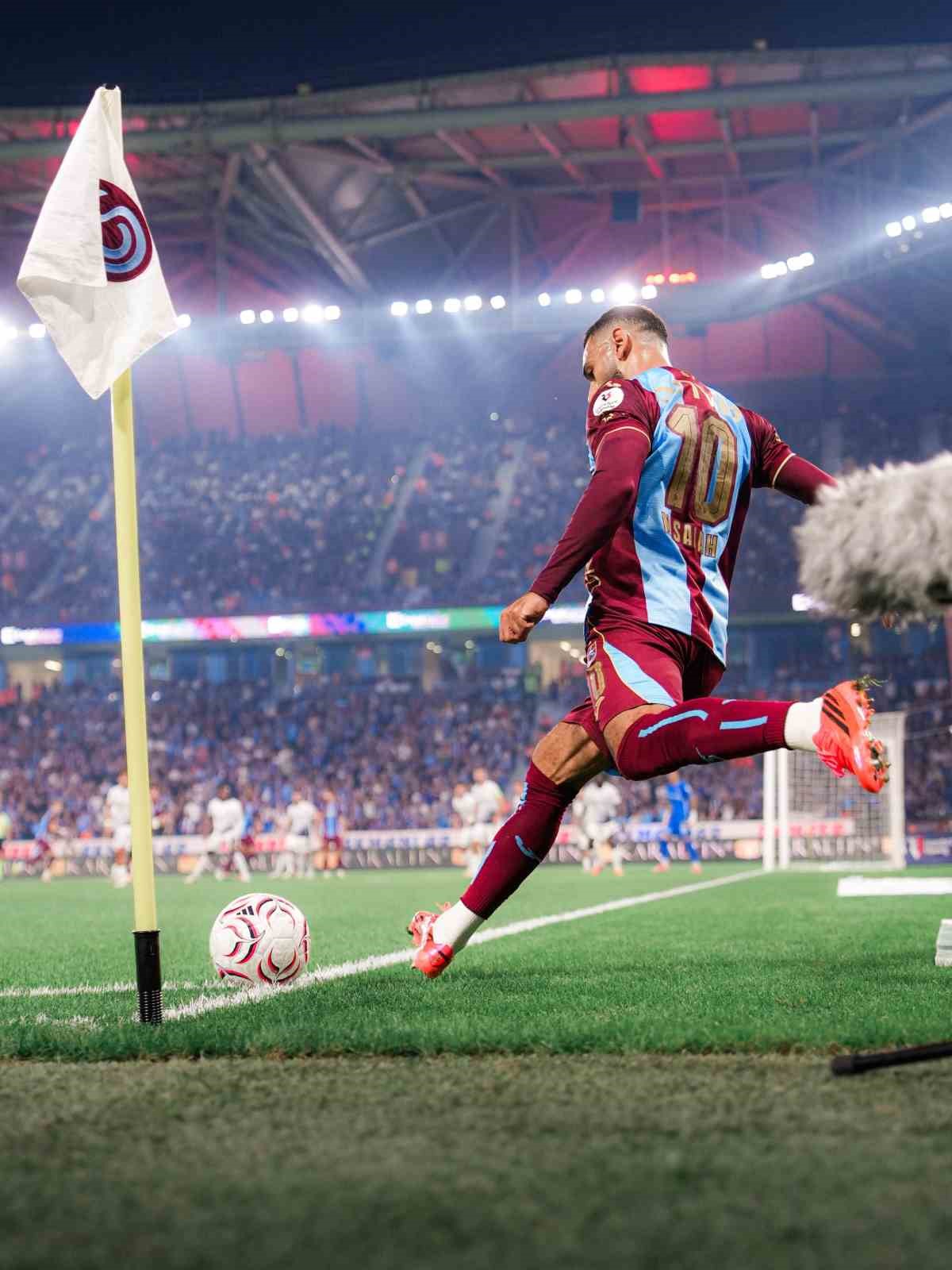 Trendyol Süper Lig: Trabzonspor: 3 - Gençlerbirliği: 0 (İlk yarı)