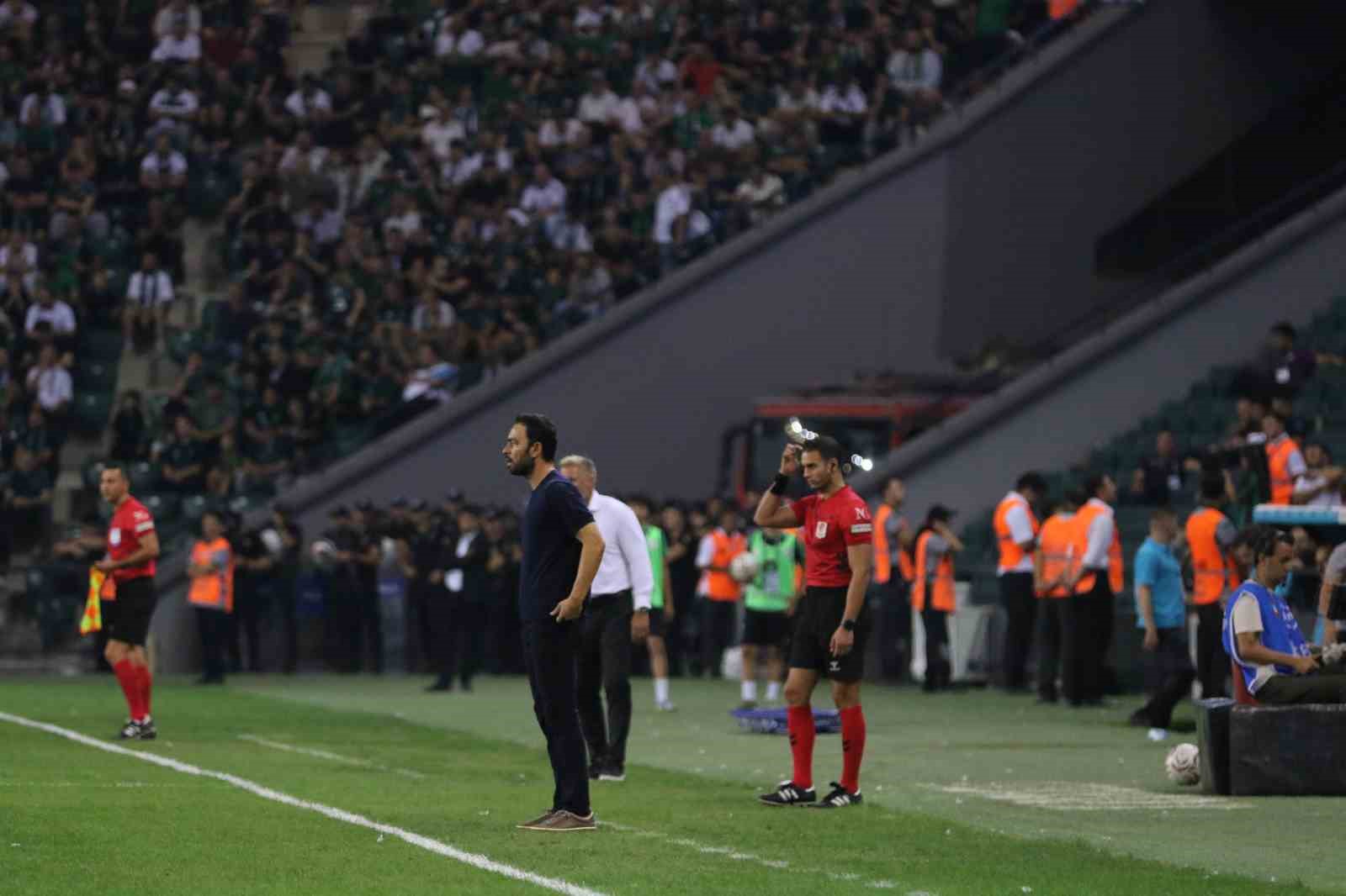 Trendyol Süper Lig: Kocaelispor: 1 - Samsunspor: 0 (İlk yarı)