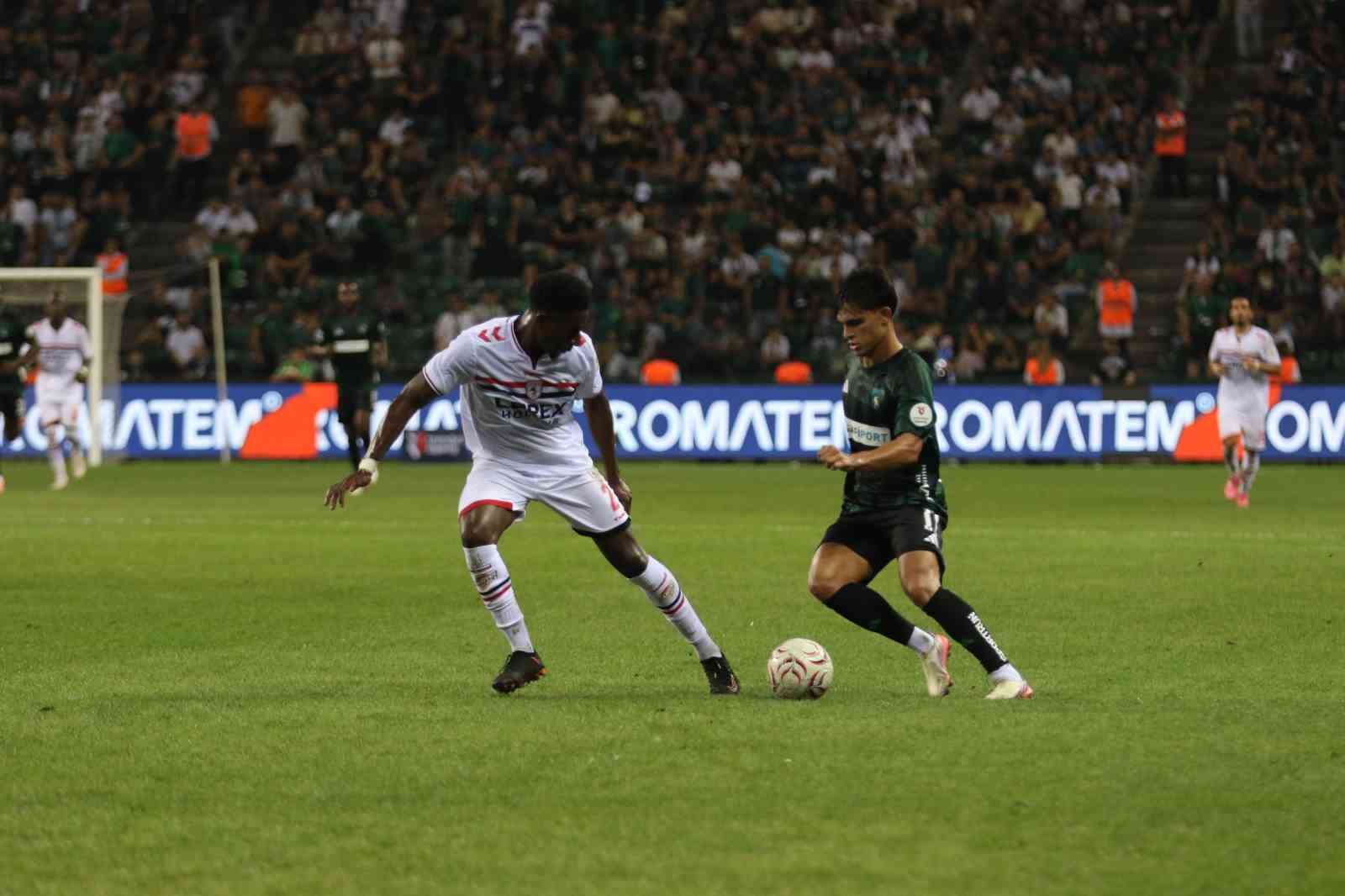 Trendyol Süper Lig: Kocaelispor: 1 - Samsunspor: 0 (İlk yarı)