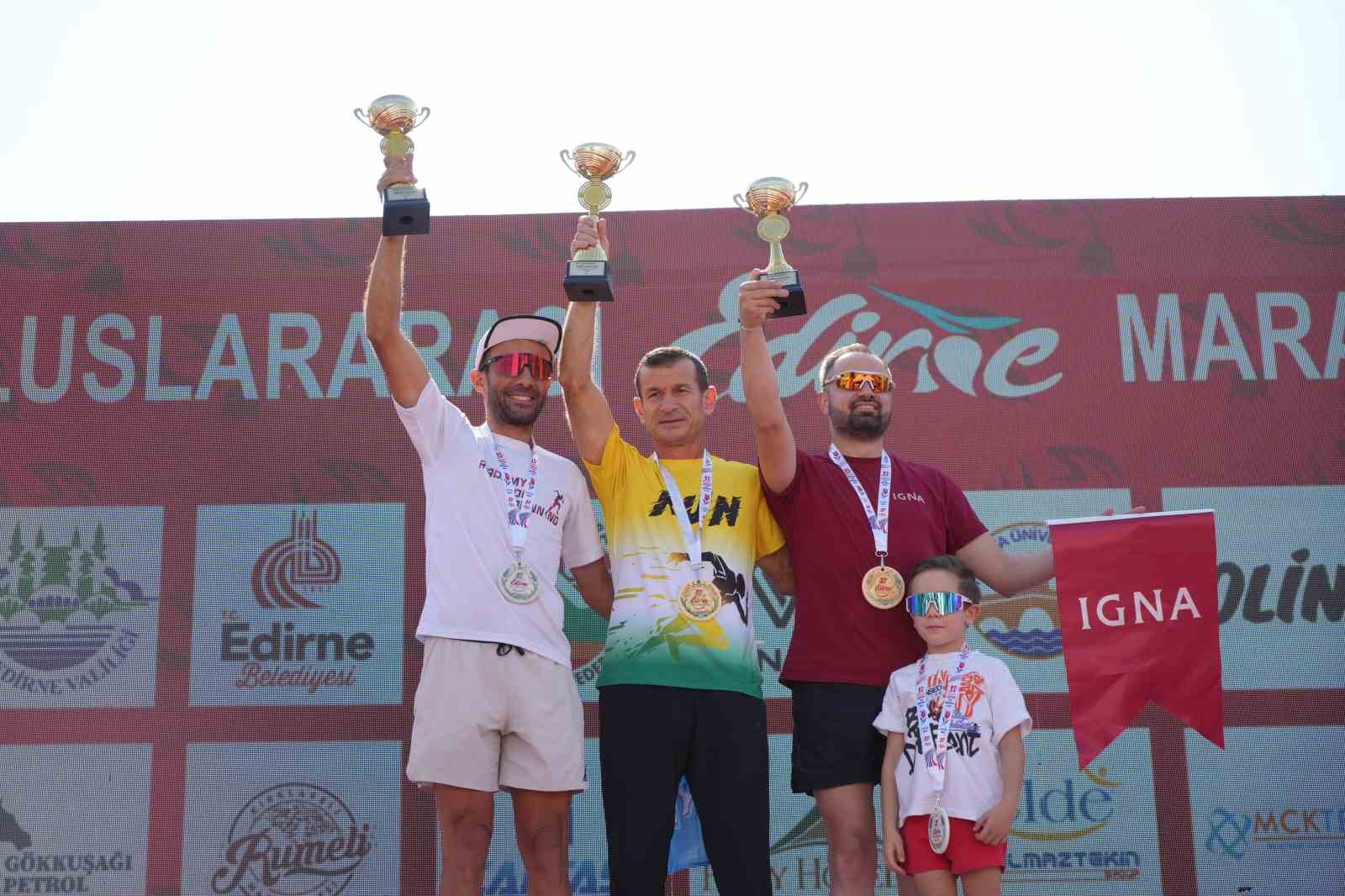 Edirne’de maraton coşkusu: 1071 sporcu hem koştu hem eğlendi