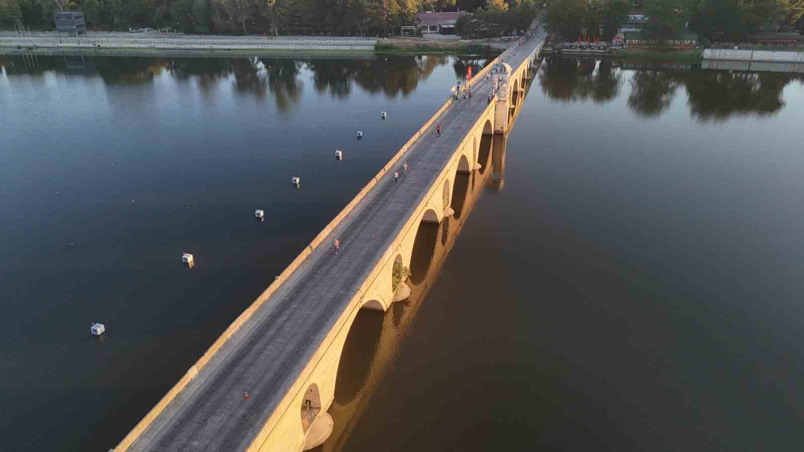 Edirne’de maraton coşkusu: 1071 sporcu hem koştu hem eğlendi