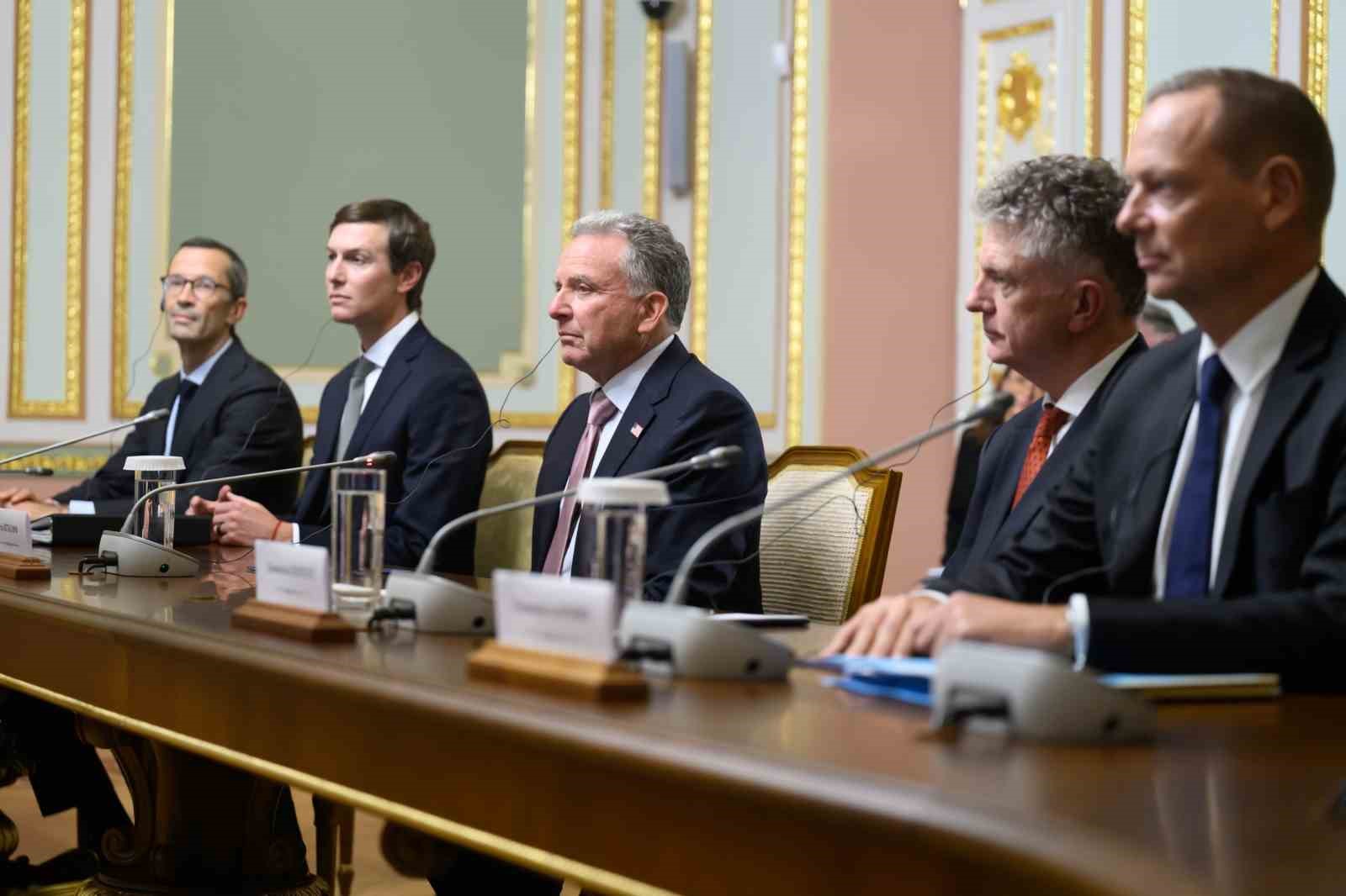 Zelenskiy, ABD’li temsilciler Witkoff ve Kushner ile Kiev’de bir araya geldi