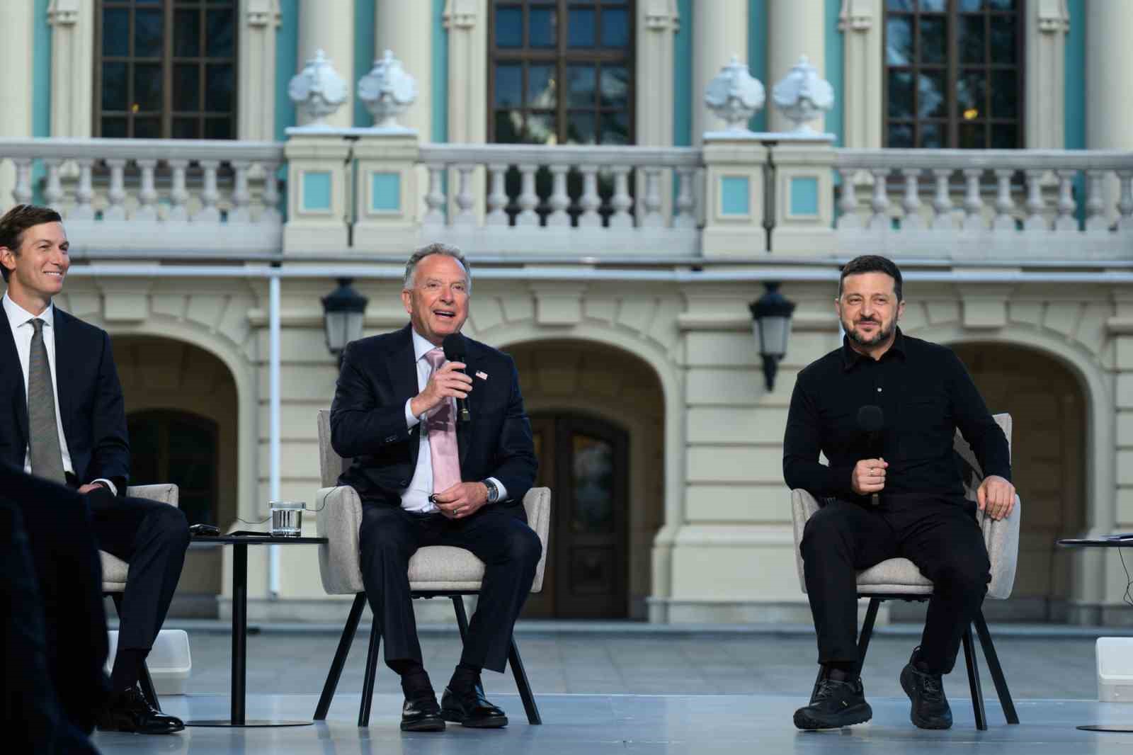 Zelenskiy, ABD’li temsilciler Witkoff ve Kushner ile Kiev’de bir araya geldi