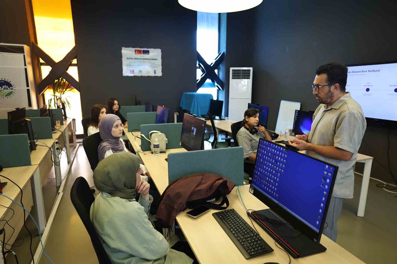 Genç Atölye yaz dönemi eğitimlerini tamamladı
