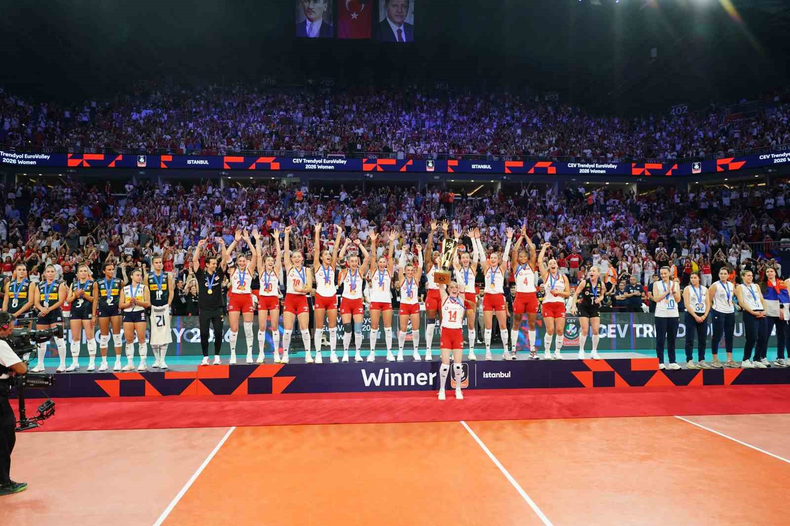 A Milli Voleybol Takımı, üst üste 2. kez Avrupa şampiyonu