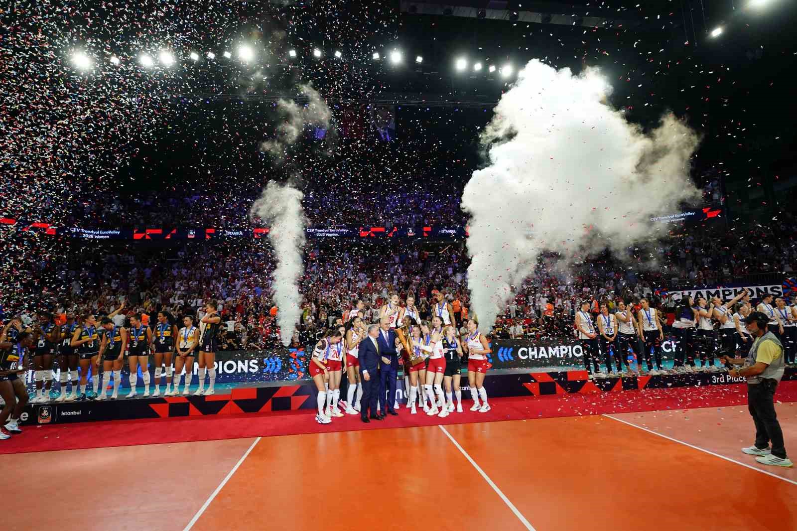 A Milli Voleybol Takımı, üst üste 2. kez Avrupa şampiyonu