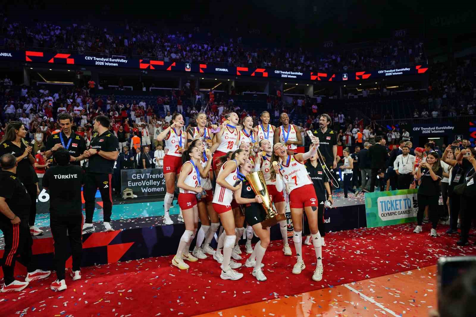 A Milli Voleybol Takımı, üst üste 2. kez Avrupa şampiyonu
