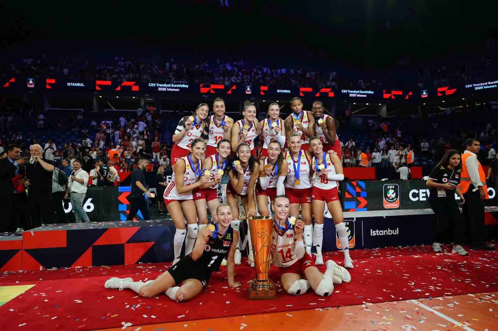 A Milli Voleybol Takımı, üst üste 2. kez Avrupa şampiyonu