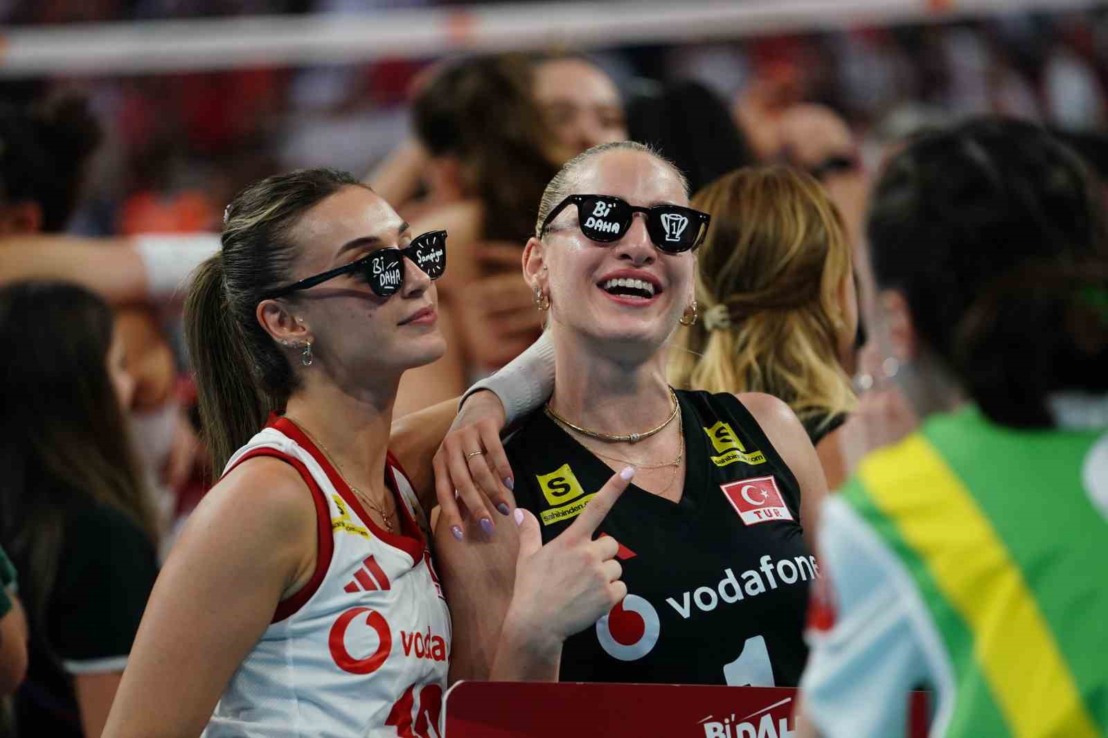 A Milli Voleybol Takımı, üst üste 2. kez Avrupa şampiyonu