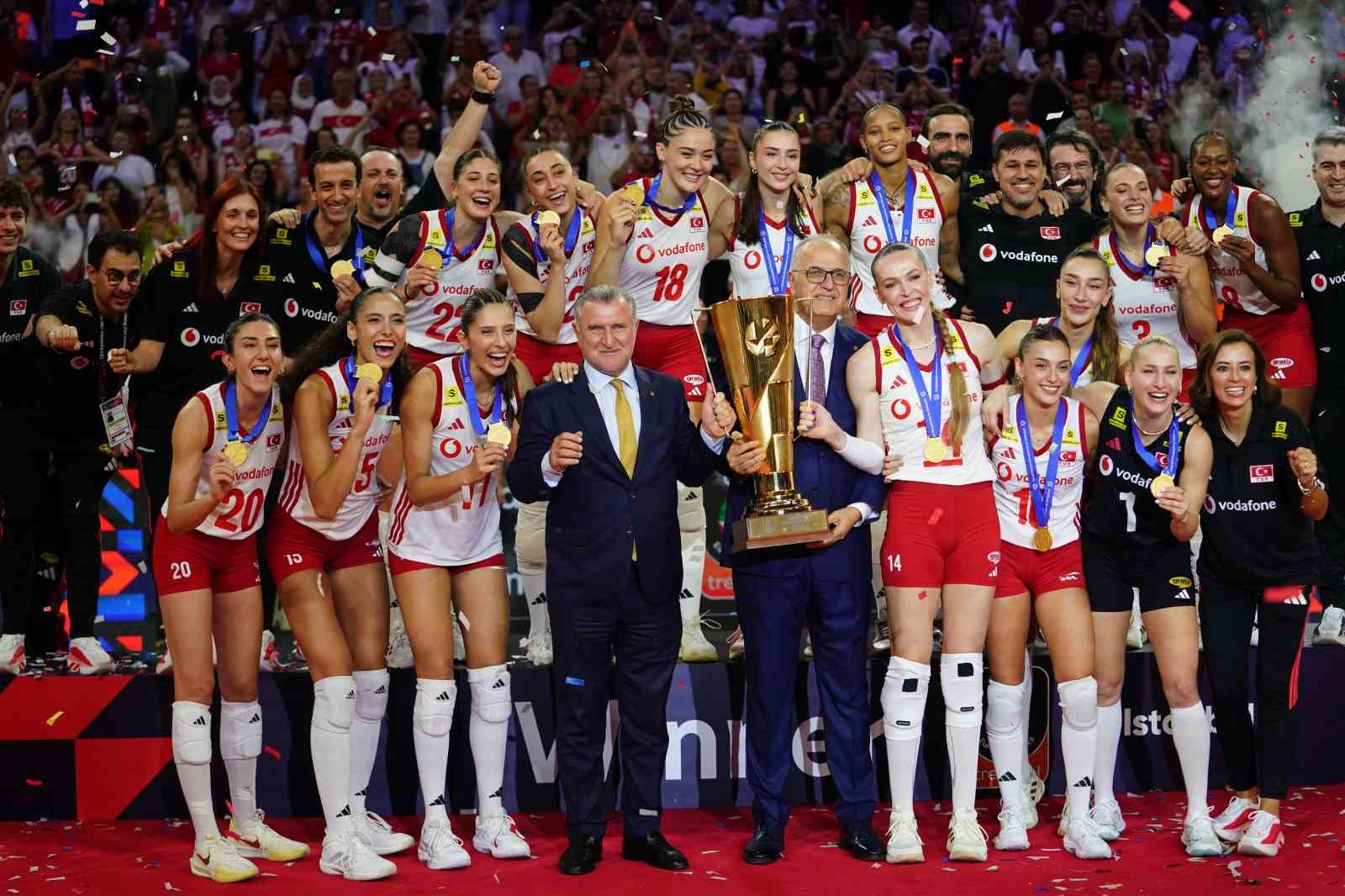 A Milli Voleybol Takımı, üst üste 2. kez Avrupa şampiyonu