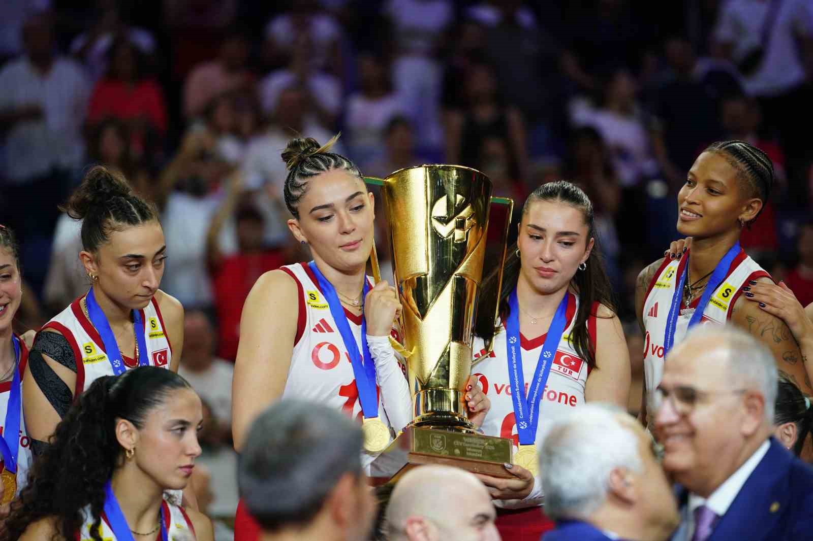 A Milli Voleybol Takımı, üst üste 2. kez Avrupa şampiyonu