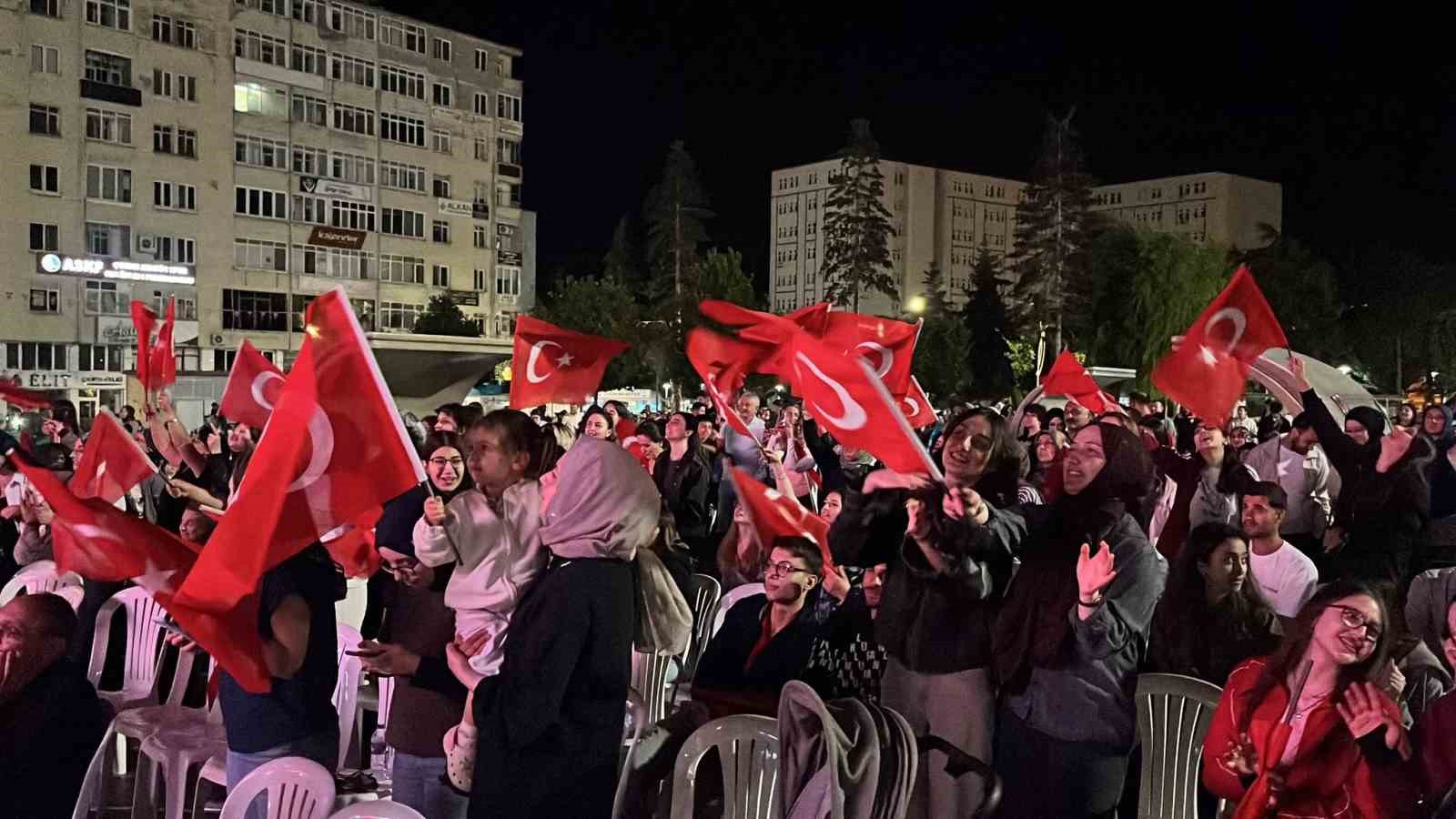 A Milli Kadın Voleybol Takımı’nın Avrupa şampiyonluğu Çorum’da coşkuyla kutlandı