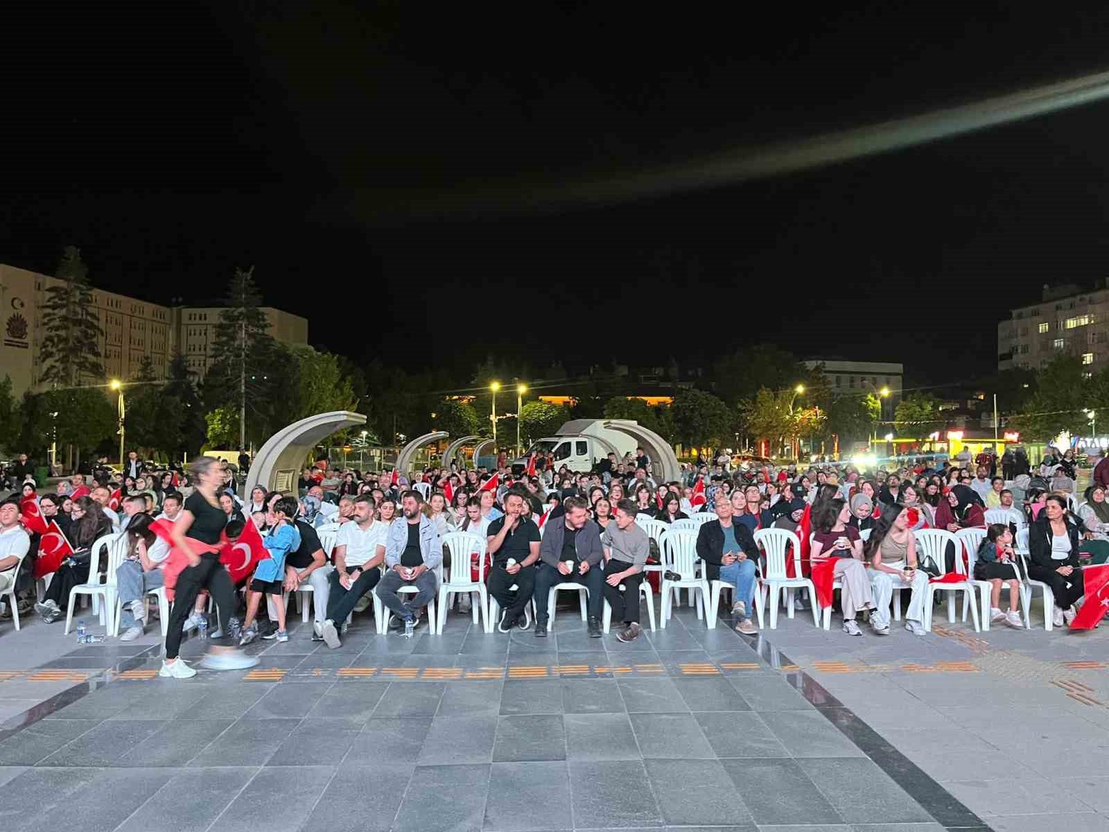 A Milli Kadın Voleybol Takımı’nın Avrupa şampiyonluğu Çorum’da coşkuyla kutlandı