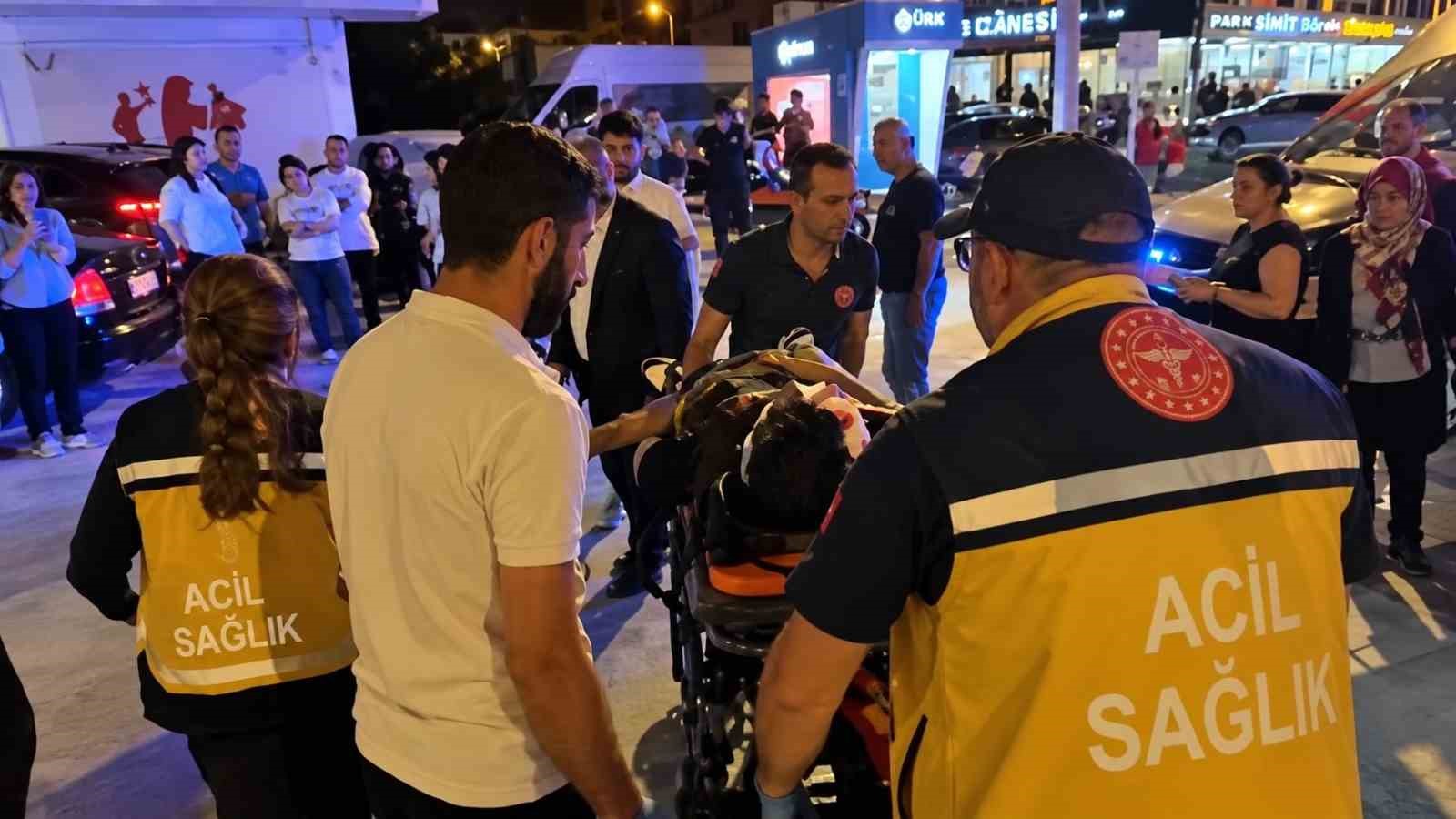 Düzce’de otomobil ile hafif ticari araç çarpıştı: 3 yaralı