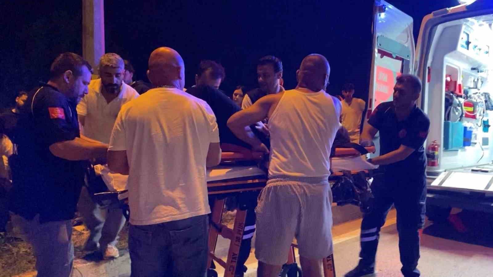 Kamyonetle çarpışan otomobil takla attı: 2 yaralı