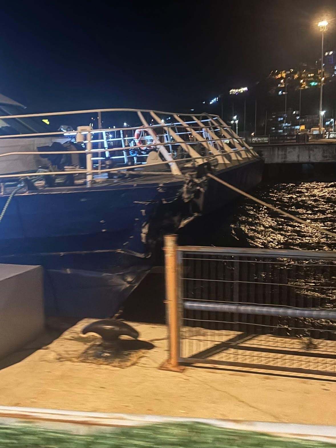 İDO deniz otobüsü Mudanya İskelesi’ne çarptı: Yolcuların panik anları kamerada