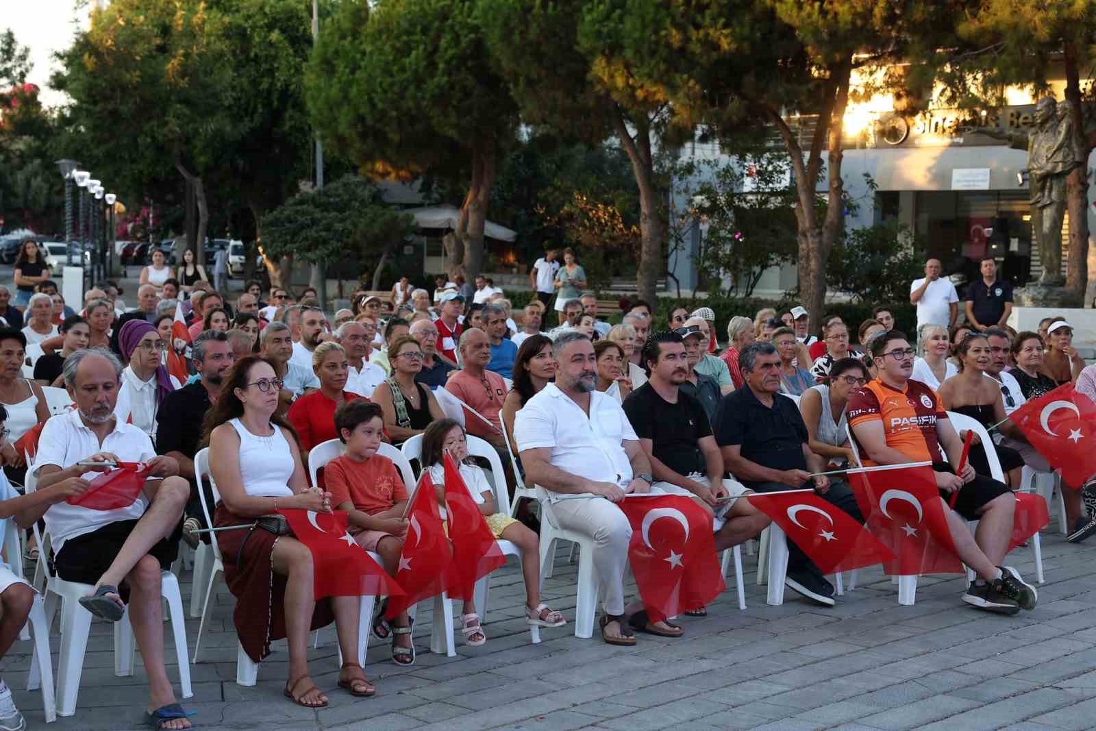 A Milli Kadın Voleybol Takımı’nın şampiyonluğu Bodrum’da coşkuyla kutlandı