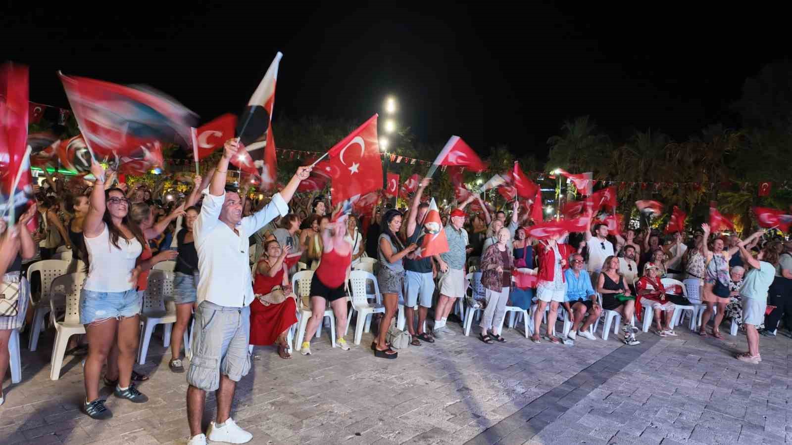 A Milli Kadın Voleybol Takımı’nın şampiyonluğu Bodrum’da coşkuyla kutlandı
