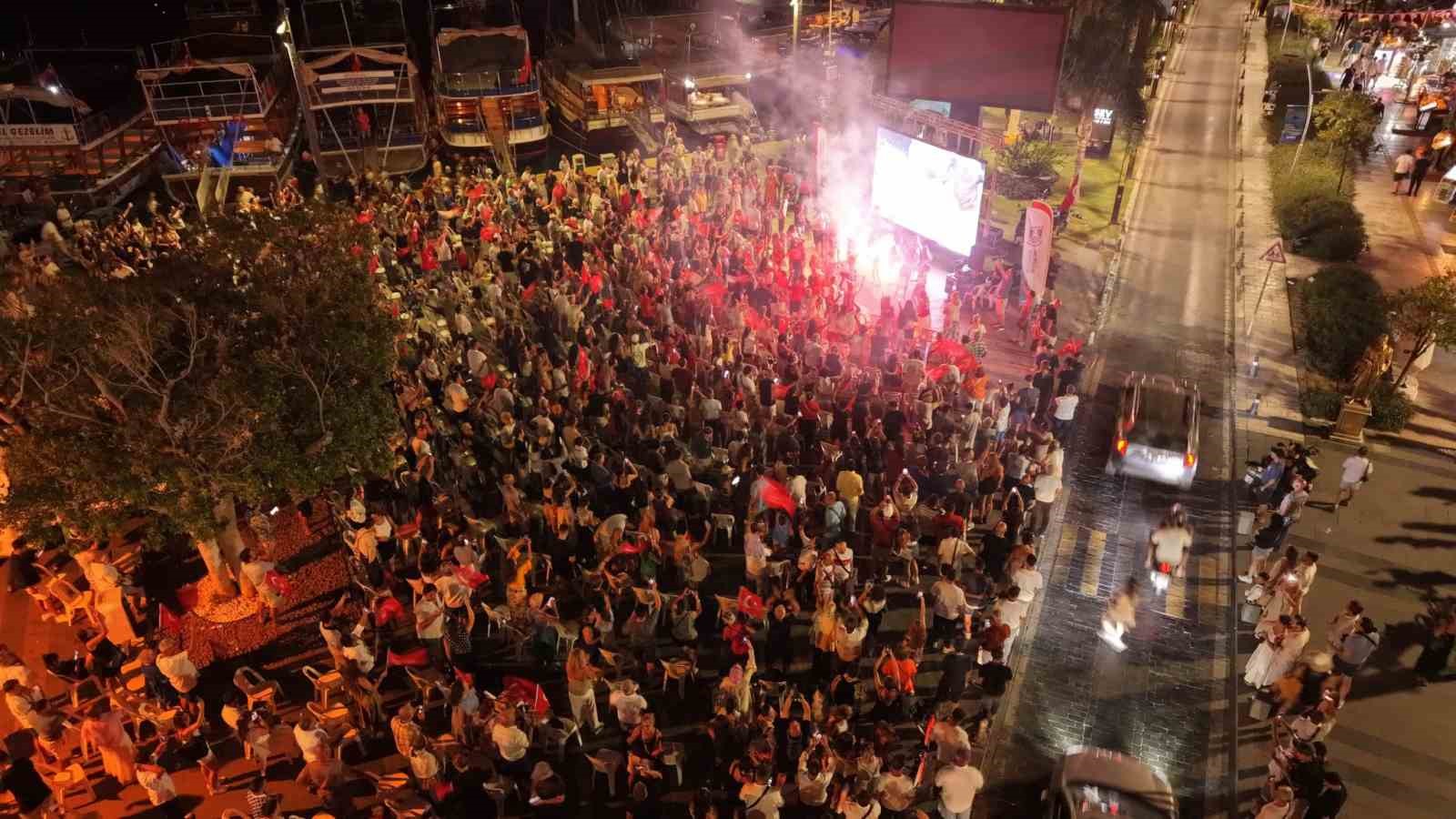 A Milli Kadın Voleybol Takımı’nın şampiyonluğu Bodrum’da coşkuyla kutlandı