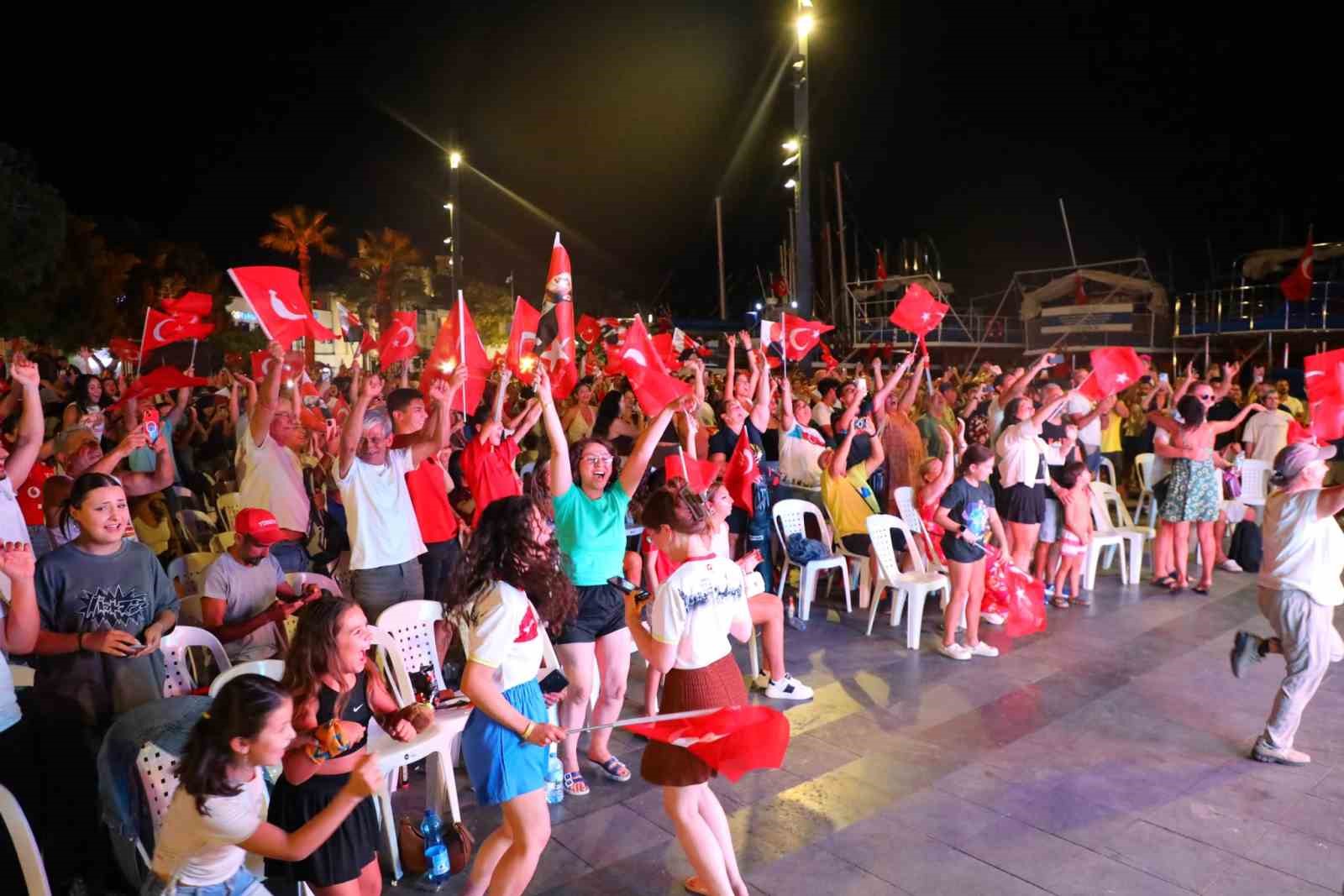 A Milli Kadın Voleybol Takımı’nın şampiyonluğu Bodrum’da coşkuyla kutlandı