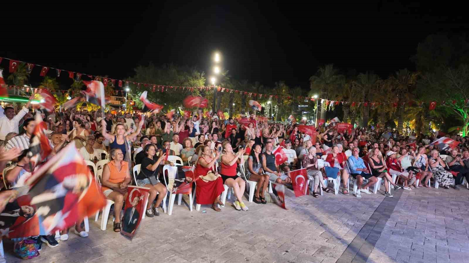 A Milli Kadın Voleybol Takımı’nın şampiyonluğu Bodrum’da coşkuyla kutlandı