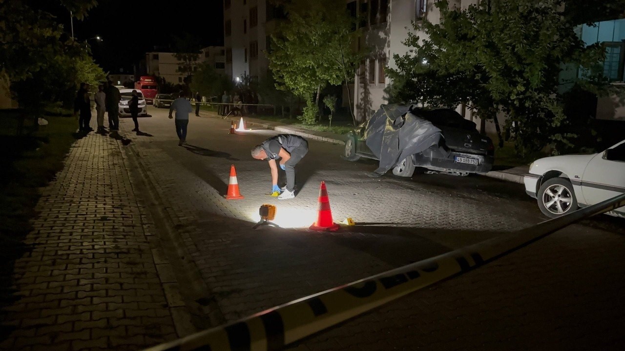 Erzincan’da bir eve silahla ateş edildi
