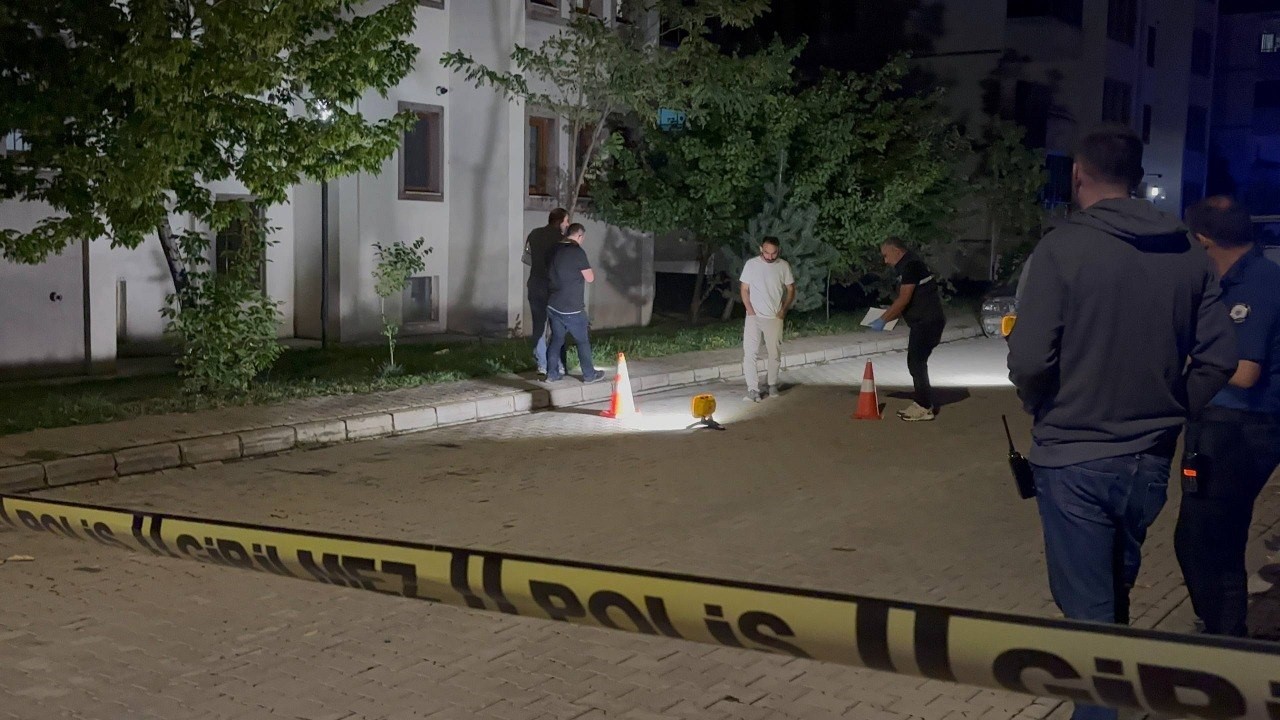 Erzincan’da bir eve silahla ateş edildi