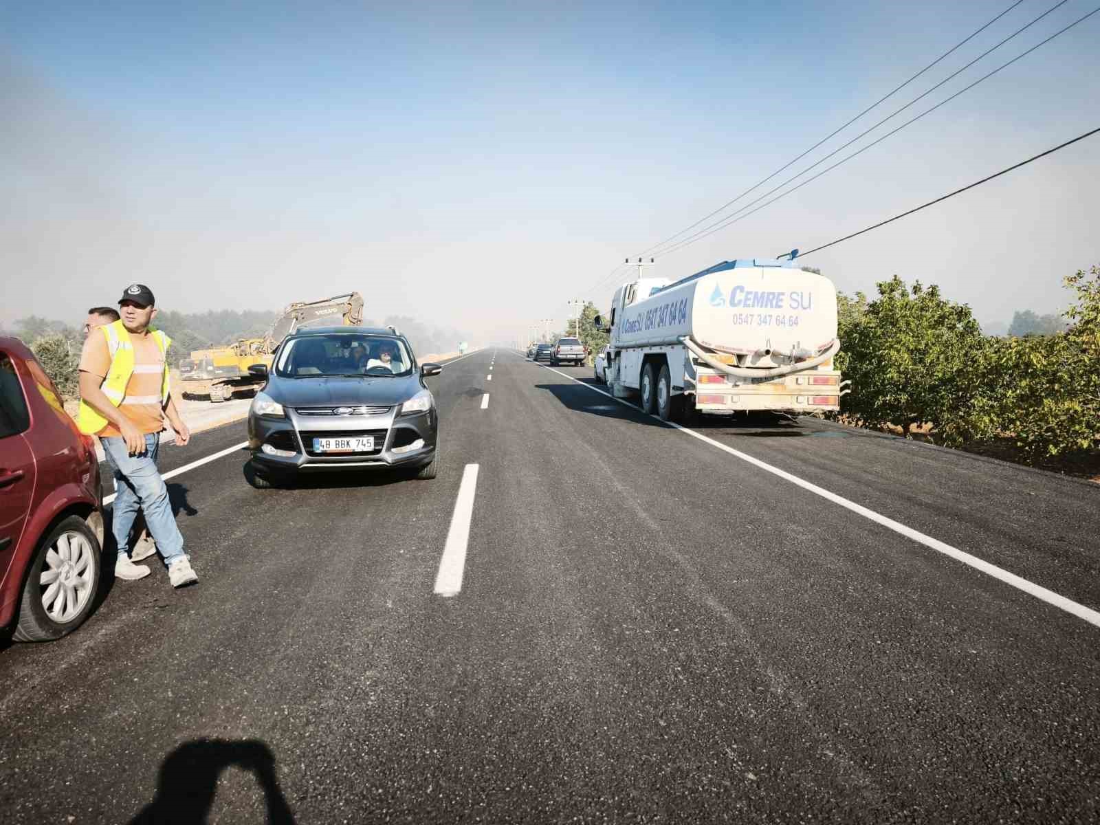 Muğla’daki orman yangınına müdahale devam ediyor