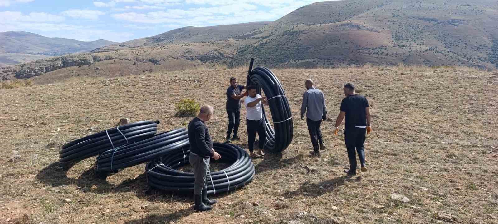 Bayburt’ta içme suyu sorununa köylülerden imece usulü çözüm