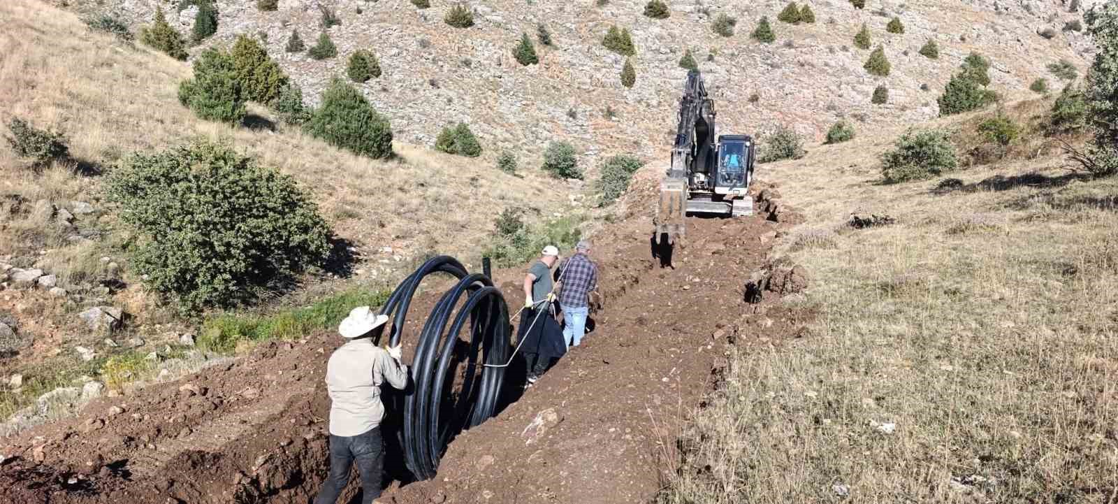 Bayburt’ta içme suyu sorununa köylülerden imece usulü çözüm