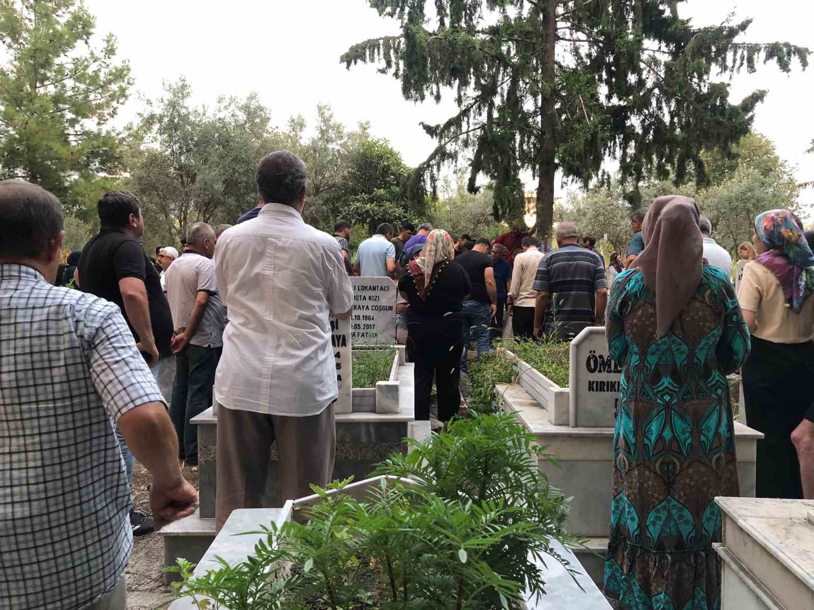 Banyoda göğsünden vurulmuş halde bulunan genç kadın 1 ay süren yaşam mücadelesini kaybetti