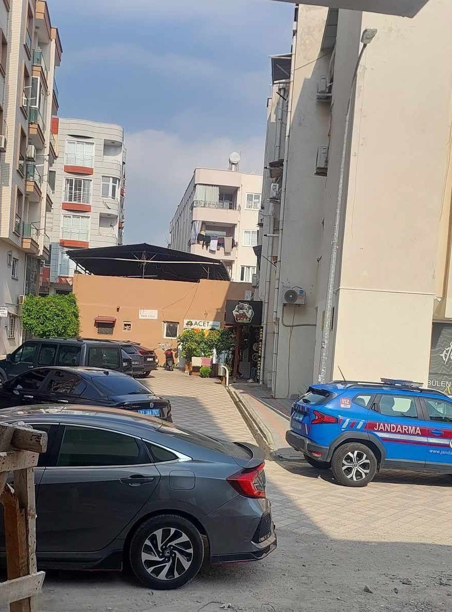 Banyoda göğsünden vurulmuş halde bulunan genç kadın 1 ay süren yaşam mücadelesini kaybetti