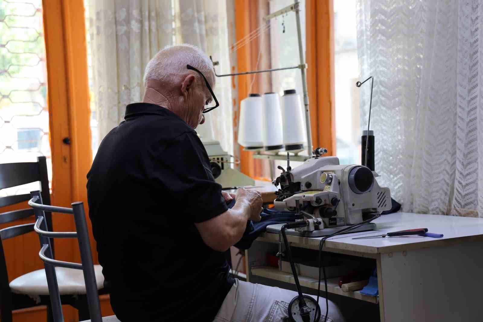Emekliliğe alışmayınca 70 yaşından sonra dükkan açıp eski mesleğine geri döndü