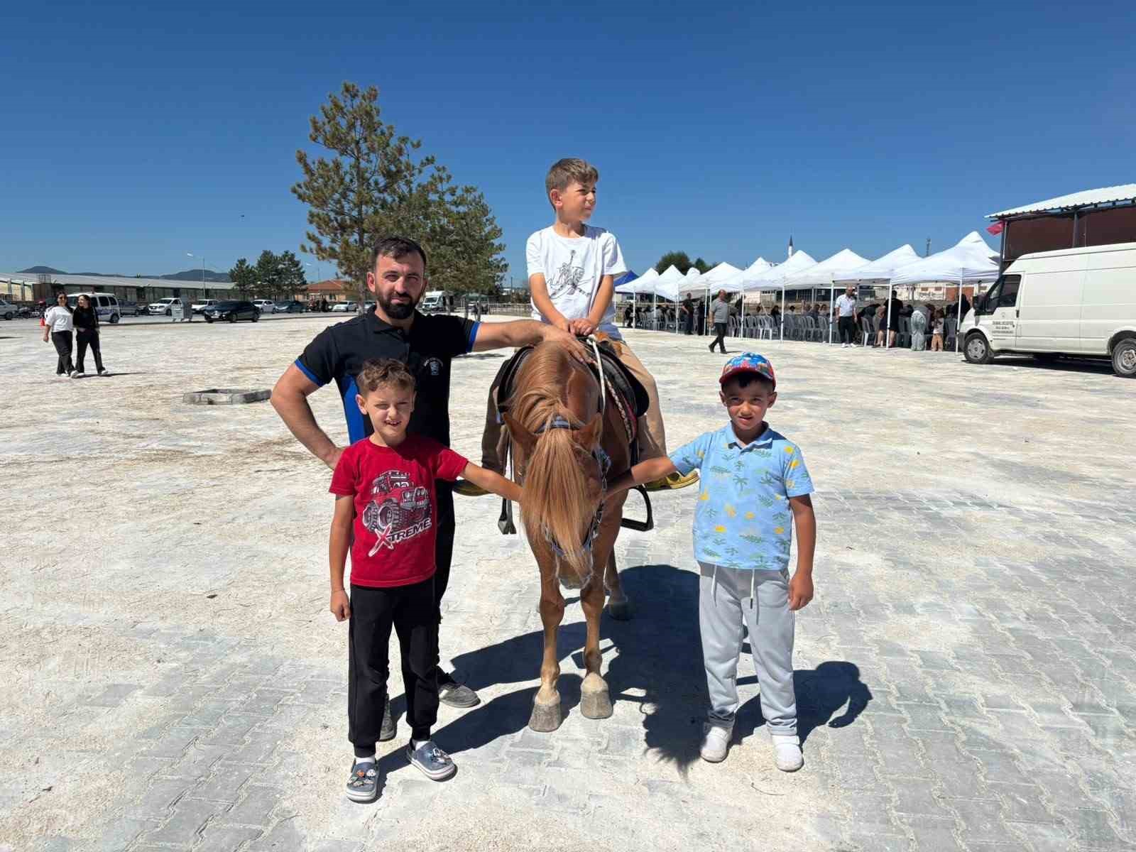 Tavşanlı’da Rahvan At Yarışları heyecanı yaşandı