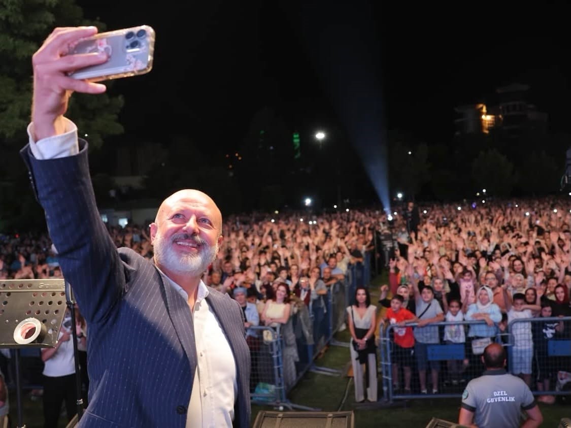 Başkan Çolakbayrakdar: "38 günlük organizasyonu belediye bütçesinden tek kuruş harcamadan gerçekleştirdik"