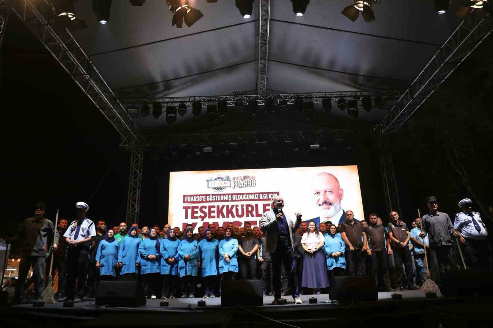 Başkan Çolakbayrakdar: "38 günlük organizasyonu belediye bütçesinden tek kuruş harcamadan gerçekleştirdik"