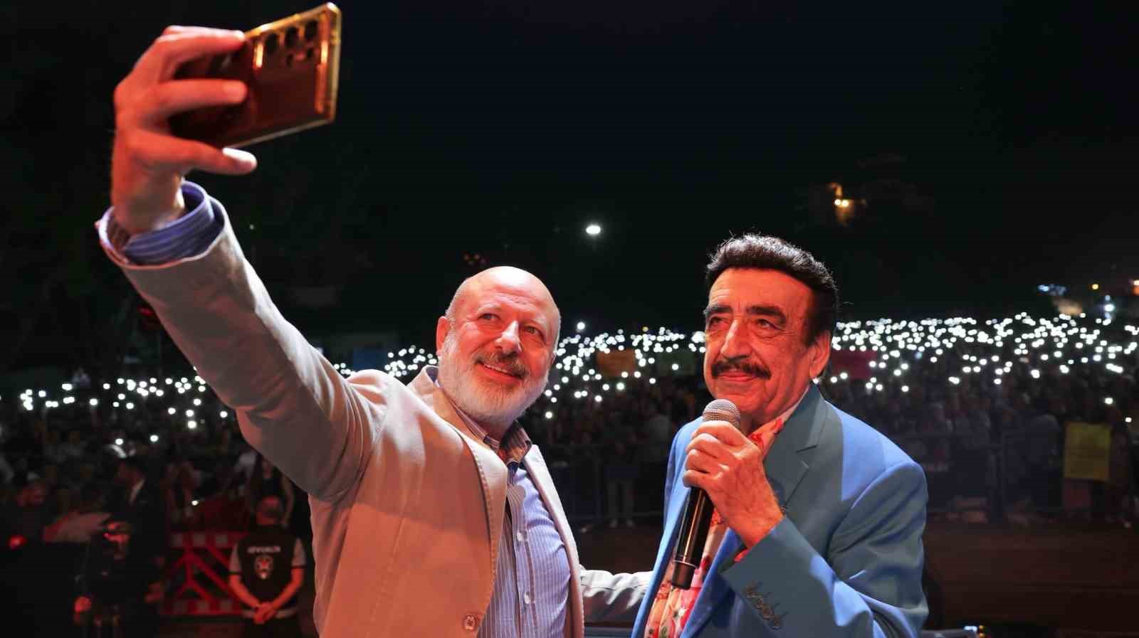 Başkan Çolakbayrakdar: "38 günlük organizasyonu belediye bütçesinden tek kuruş harcamadan gerçekleştirdik"
