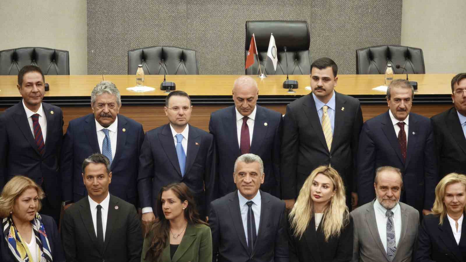 Bakan Gürlek: "27 bin 500 hakim ve savcımızla, 211 bin avukatımızla aynı büyük hukuk ailesinin mensuplarıyız"